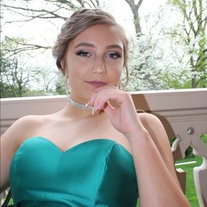 Meet your Posher, Ella